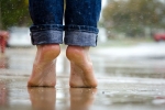 keep feet neat and clean in monsoon, How to Take Care of Foot in monsoon, 4 steps to follow to keep your feet neat and clean in monsoon, Flip flop keep feet neat and clean in monsoon, How to Take Care of Foot in monsoon, 4 steps to follow to keep your feet neat and clean in monsoon, Flip flop