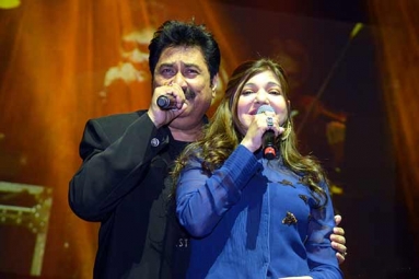Kumar Sanu and Alka Yagnik in FL