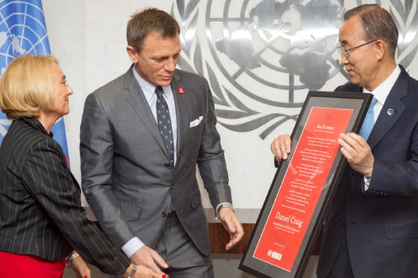  James Bond became U.N. Global Advocate!},{ James Bond became U.N. Global Advocate!