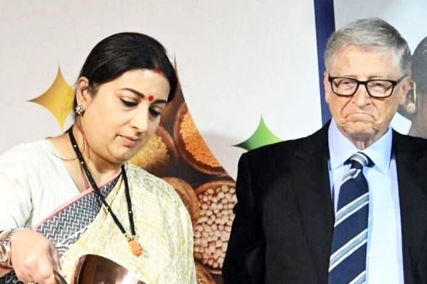 Bill Gates to Offer Key Advice to Smriti Irani Bill Gates to Offer Key Advice to Smriti Irani