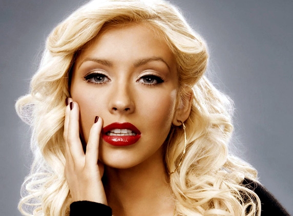 Christina Aguilera sells Mediterranean-styled mansion for $11.5 million!