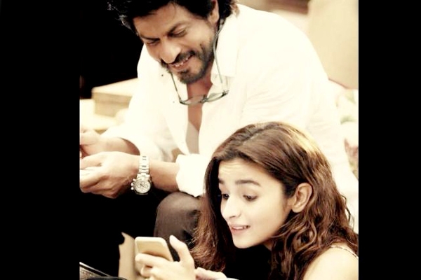 SRK and Alia's Dear Zindagi First Look